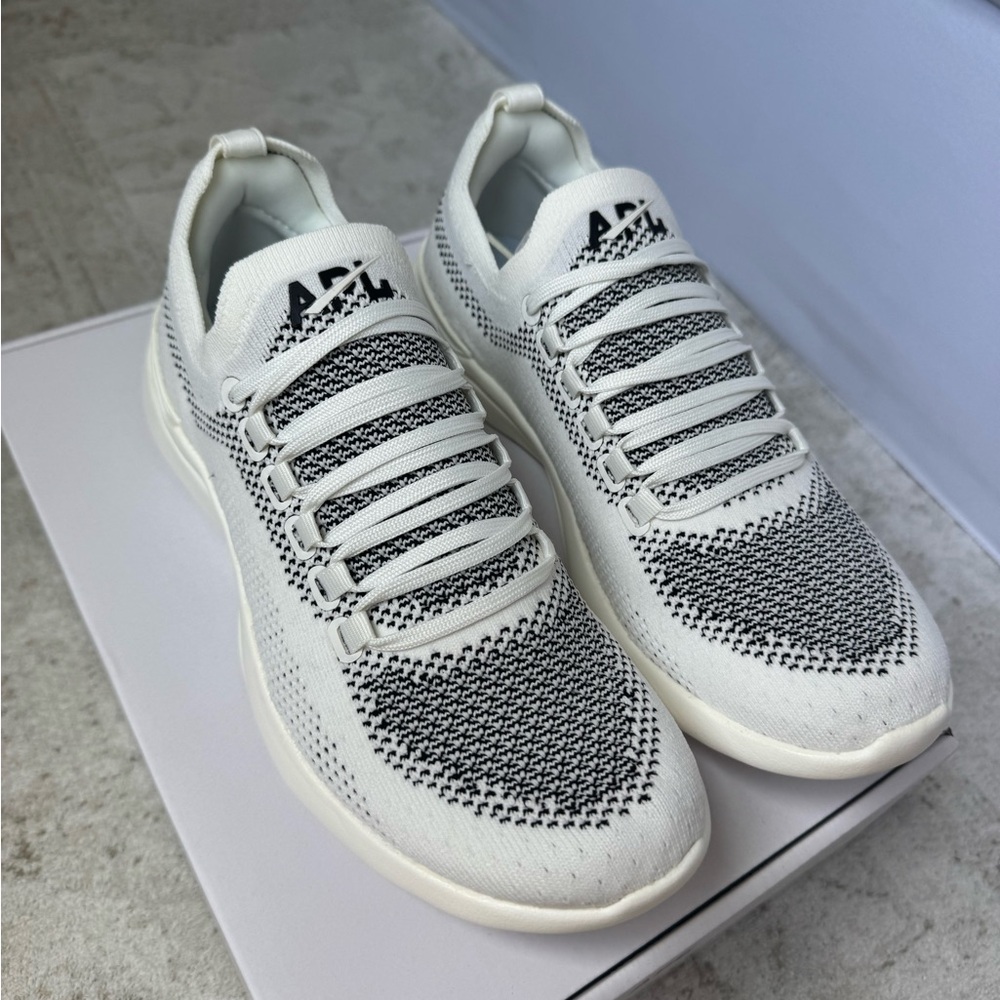 APL Techloom Breeze Sneakers